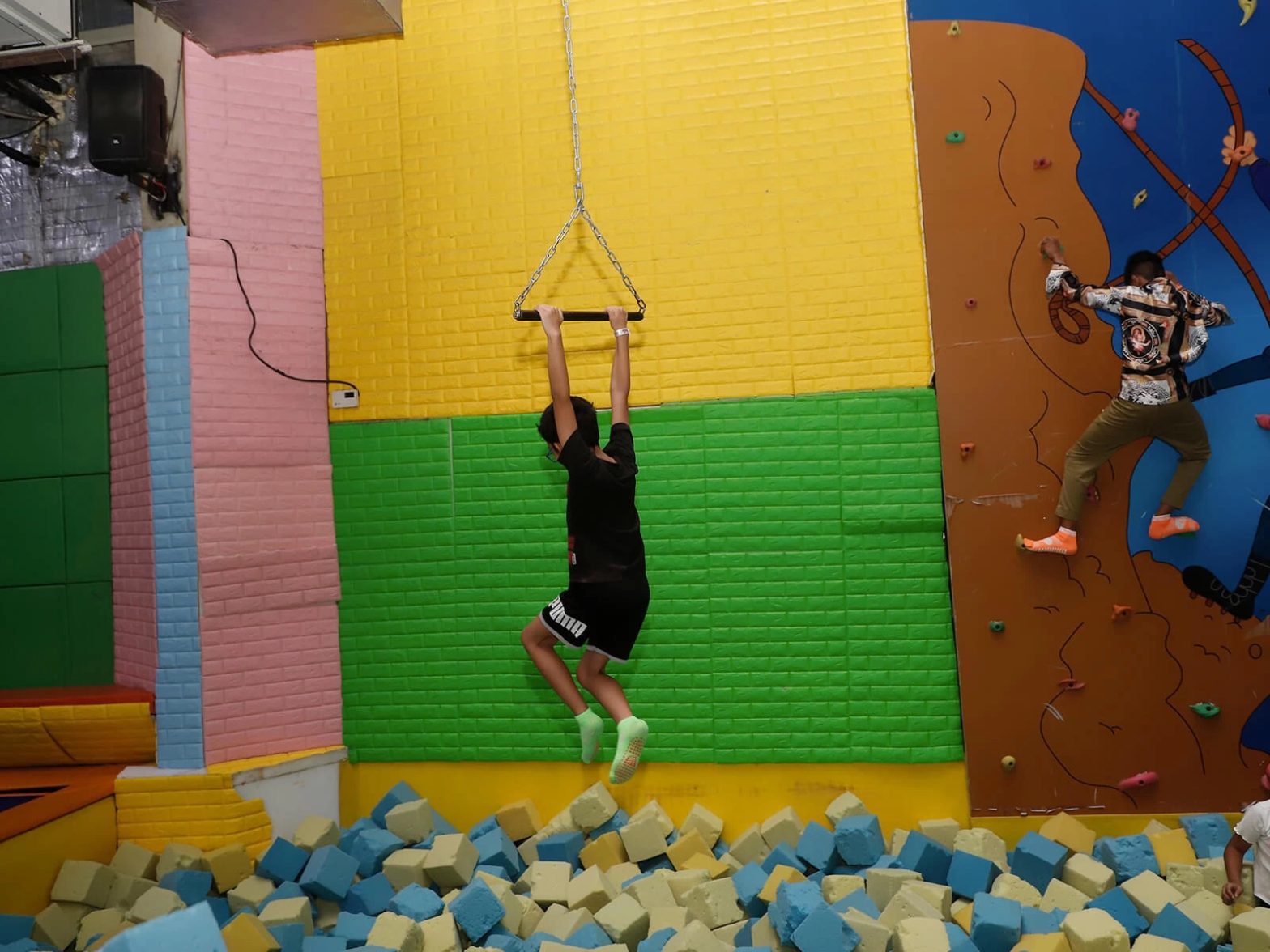 Book Your Fun: SkyJumper Trampoline Park - The Ultimate Amusement Park ...