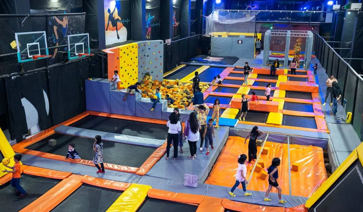 Trampoline Park vs. Traditional Venue: Why You Should Choose SkyJumper for Birthday Parties